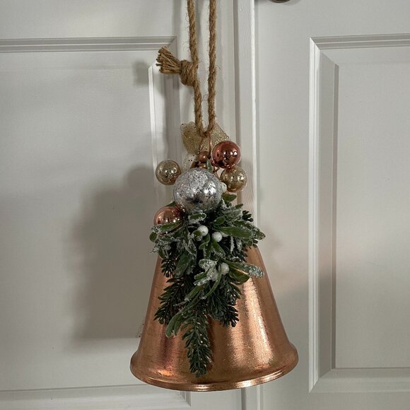 Christmas Bell - Picture 1 of 3
